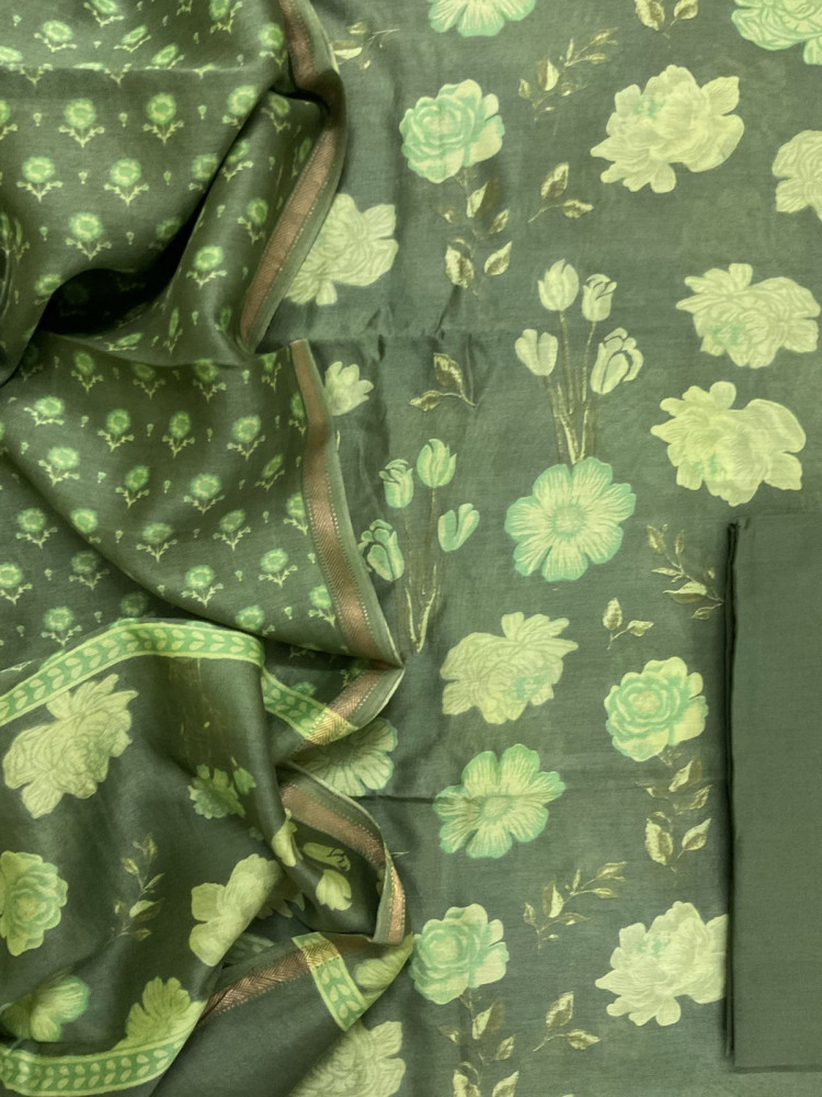 Image of Pure Maheshwari silk Printed Suit - Green