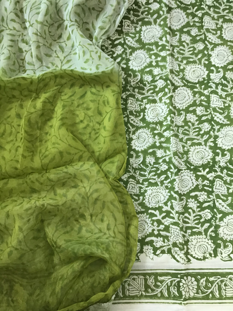 Image of Pure Cotton Printed Suit - Green