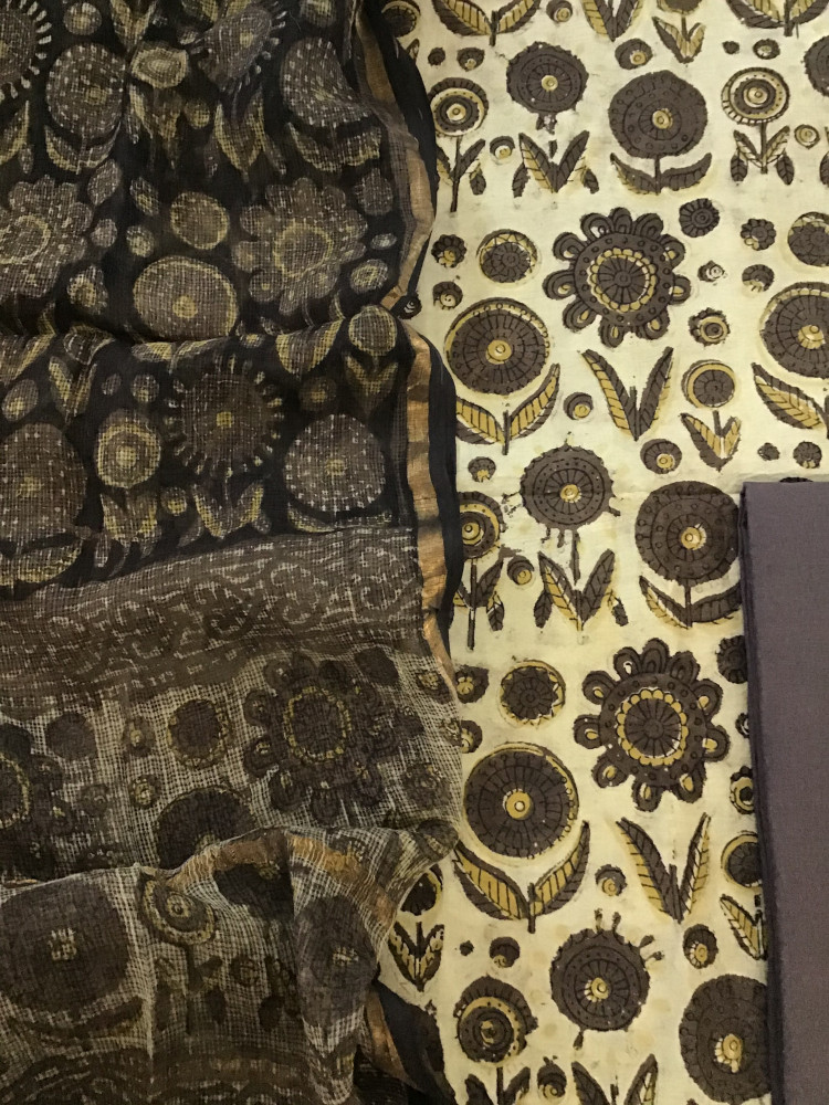 Image of Pure Cotton Printed Suit - Brown