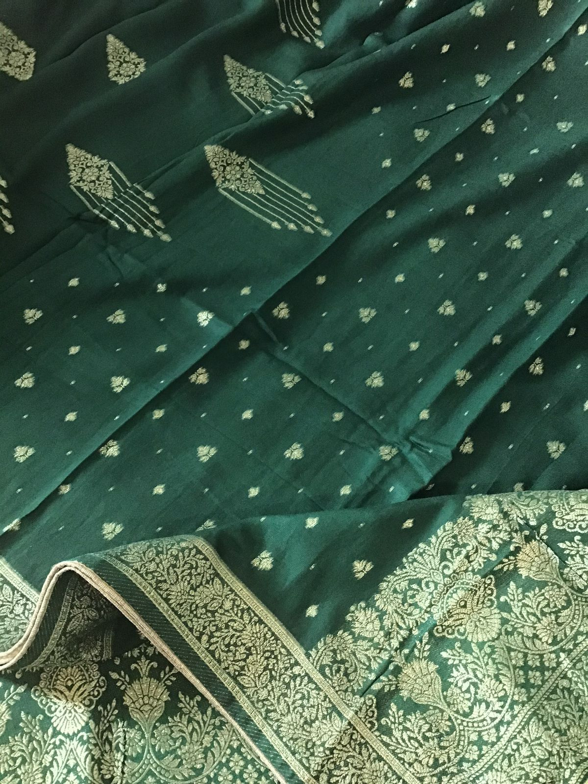 Soft Woollen Slub Silk Banarasi Weaved Suit - Green