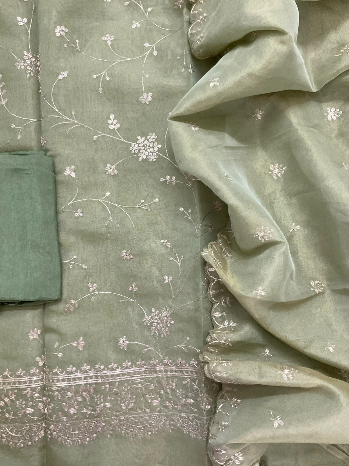 Soft Tissue Shimmer Silk Embroidered Suit - Green