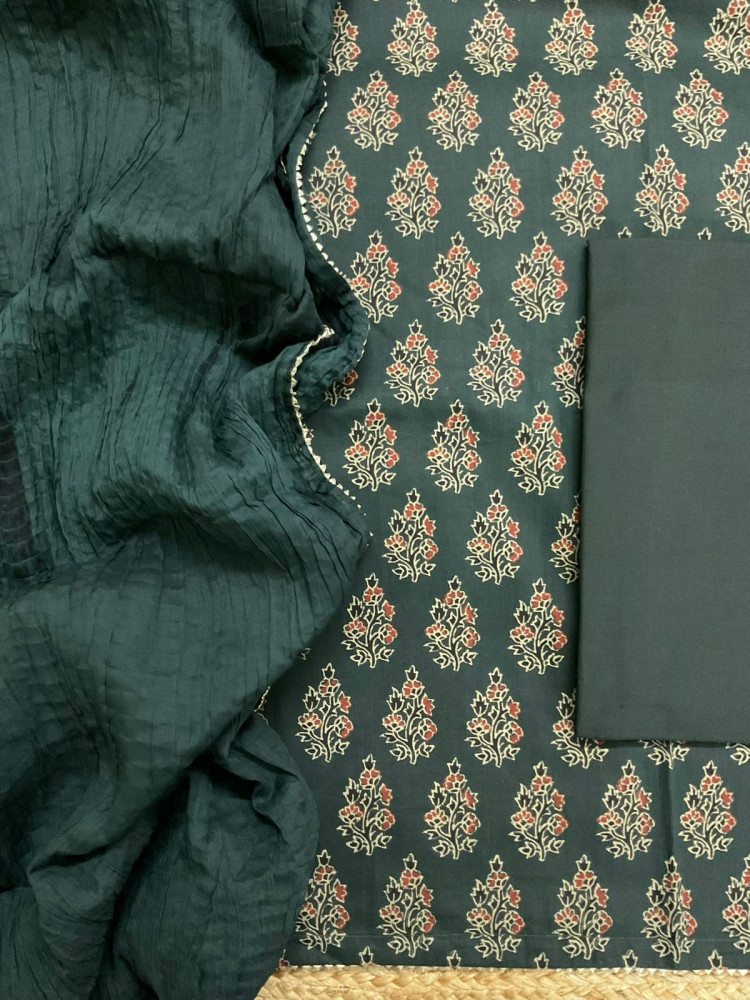Image of Pure Cotton Printed Suit - Green