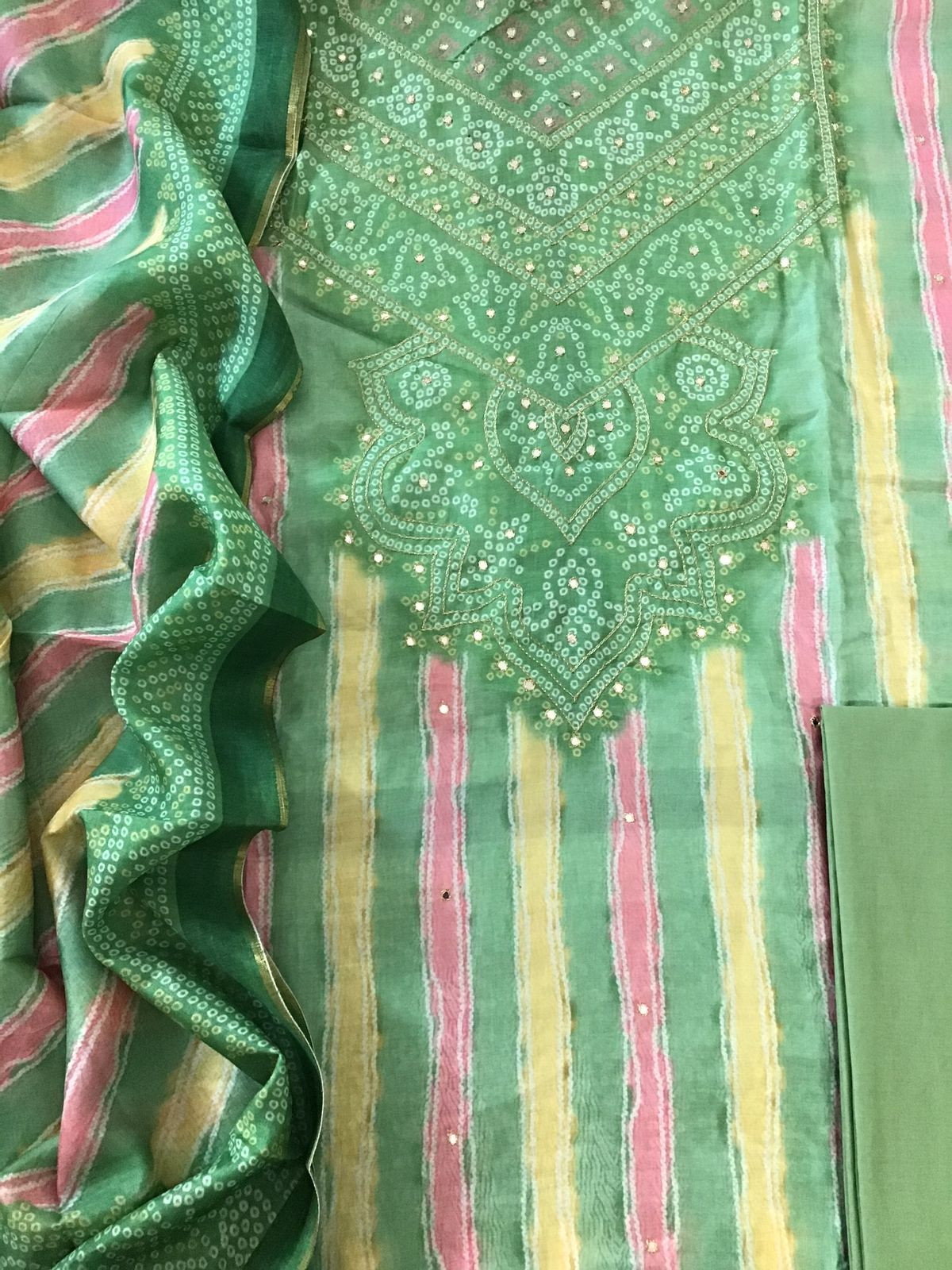 Pure Muslin Silk Printed Embroidered Suit - Green
