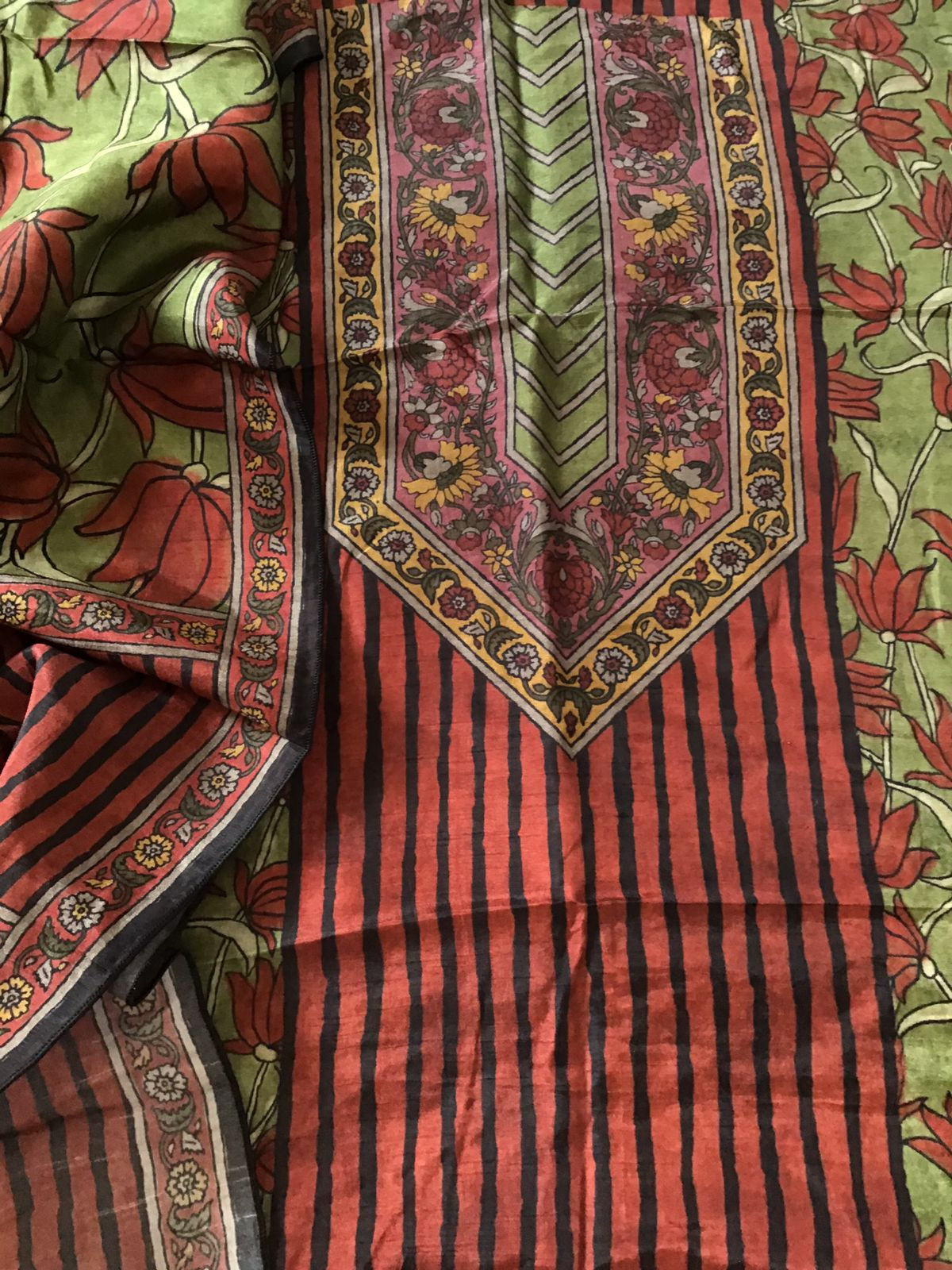 Soft Dola Silk Printed Top Dupatta Set - Green