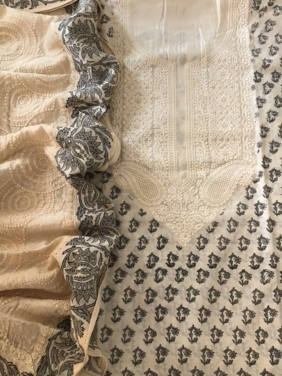 Pure Muslin Printed Embroidered Suit - Offwhite