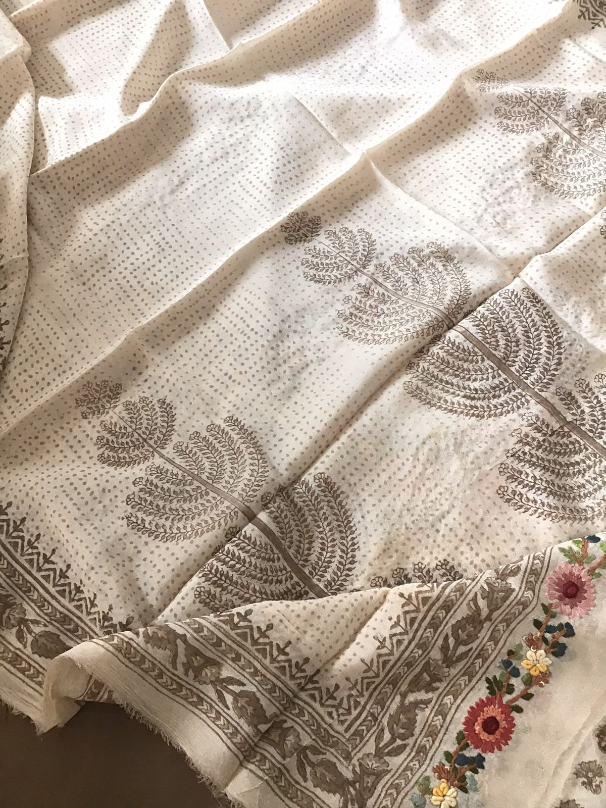 Pure Fine Chinnon Silk Printed Embroidered Suit - Cream