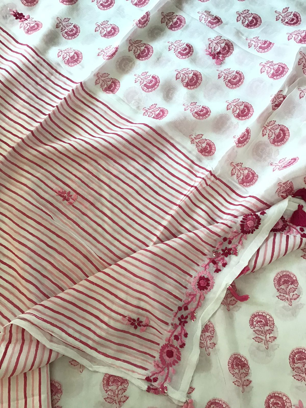 Pure Fine Chinnon Silk Printed Embroidered Suit - White