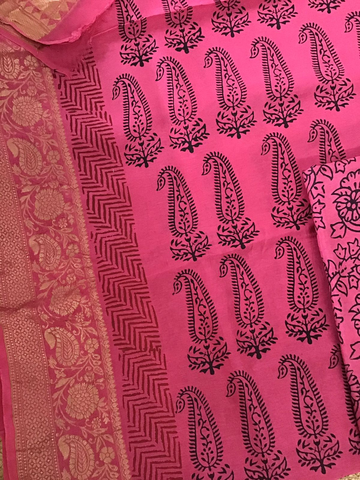 Pure Fine Dola Silk Bagh Printed Banarasi Weaved Suit - Pink