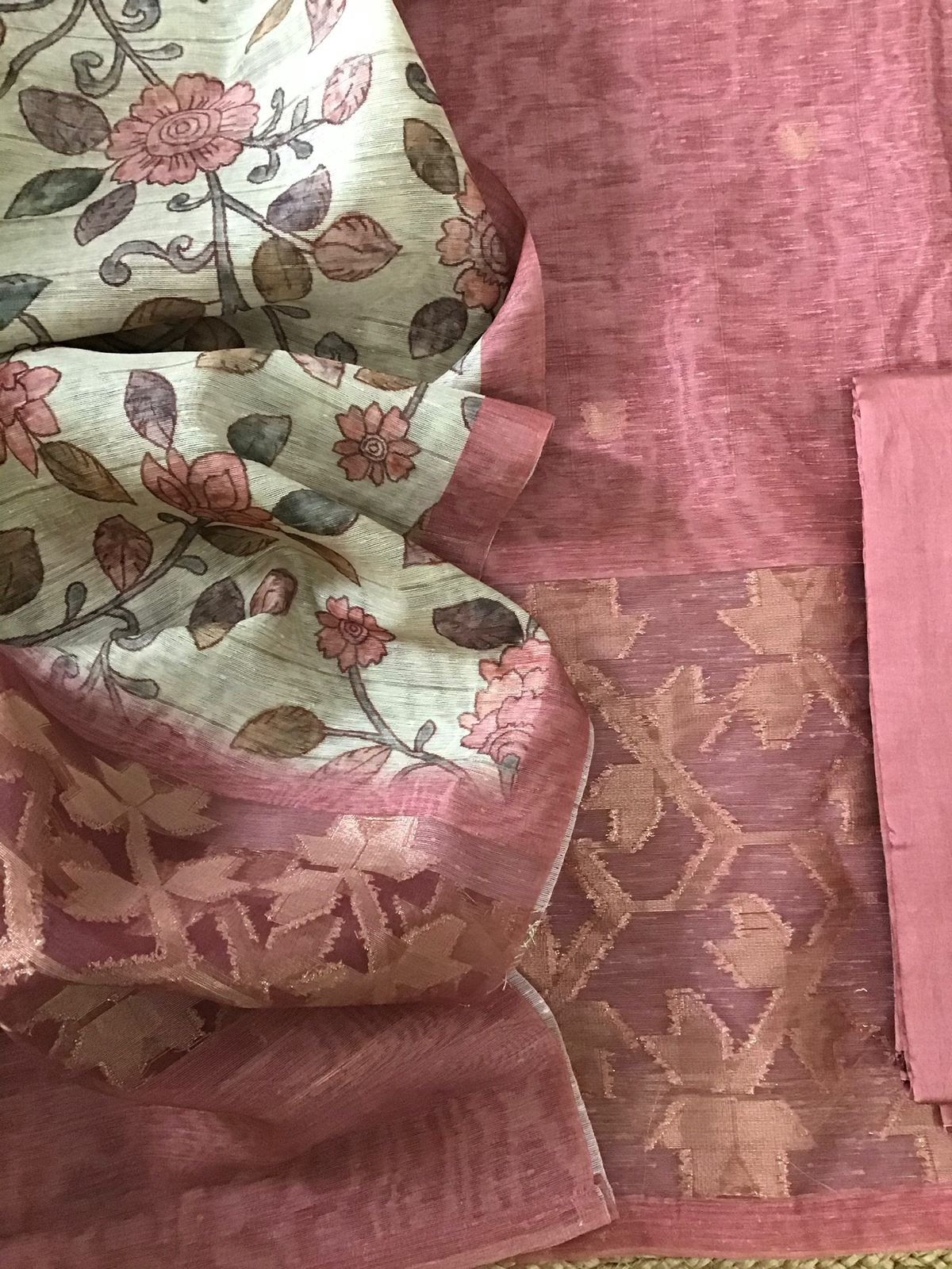 Soft Semi Geecha Tussar Silk Printed Banarasi Weaved Suit - Pink