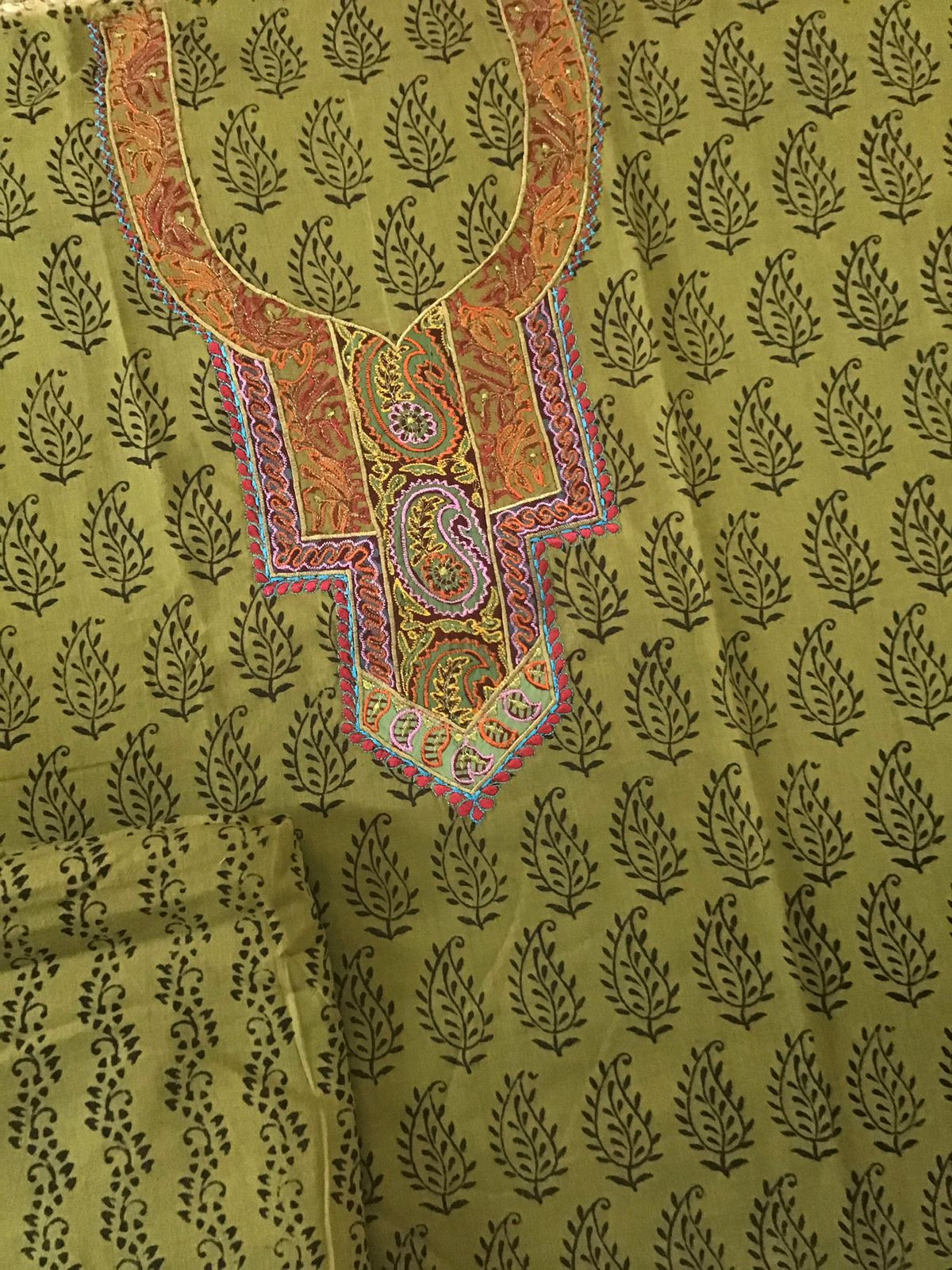 Pure Cotton Bagh Printed Embroidered Suit - Mehandi Green