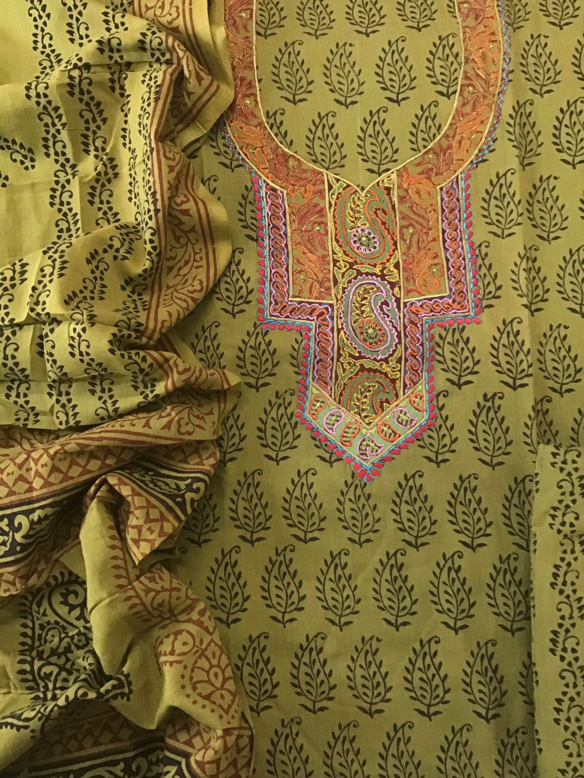Pure Cotton Bagh Printed Embroidered Suit - Mehandi Green