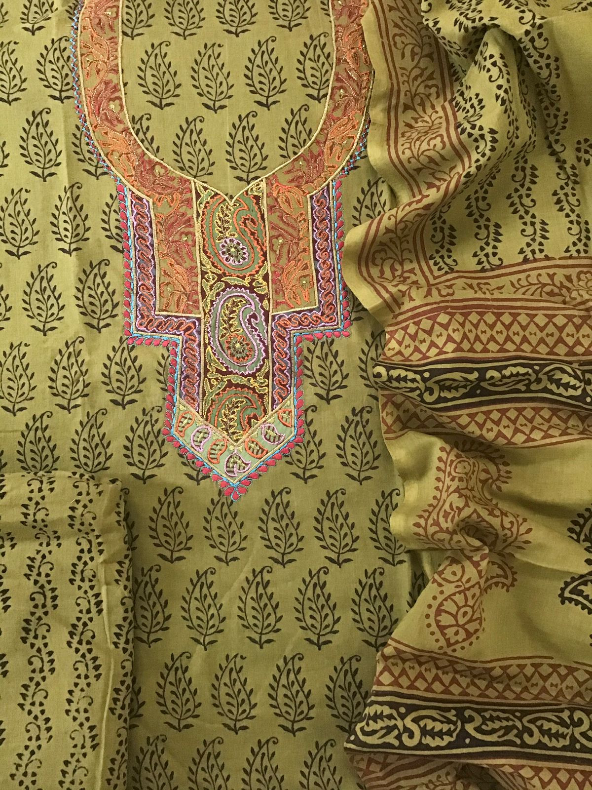 Pure Cotton Bagh Printed Embroidered Suit - Mehandi Green