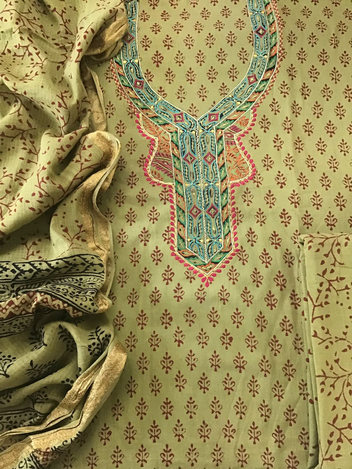 Pure Cotton Bagh Printed Embroidered Suit - Mehandi Green