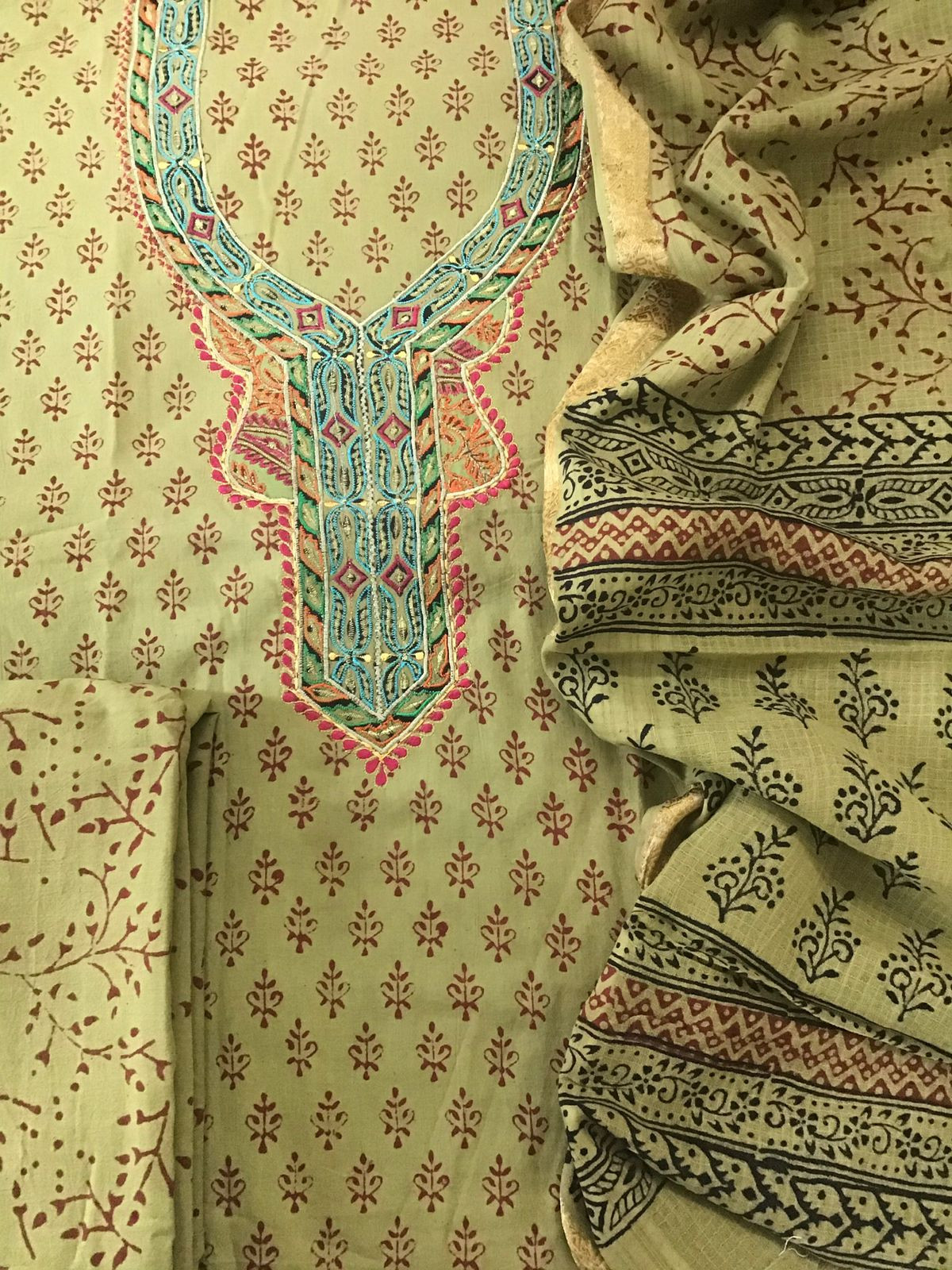 Pure Cotton Bagh Printed Embroidered Suit - Mehandi Green
