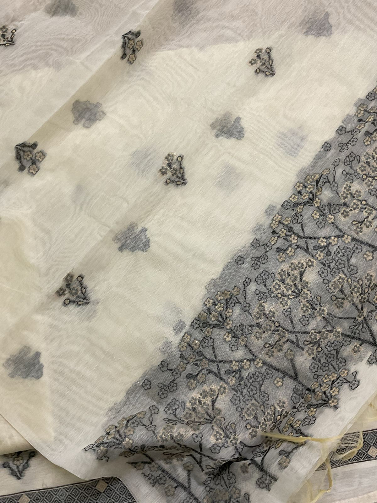 Soft Kora Chanderi Jamdani Weaved Suit - Offwhite