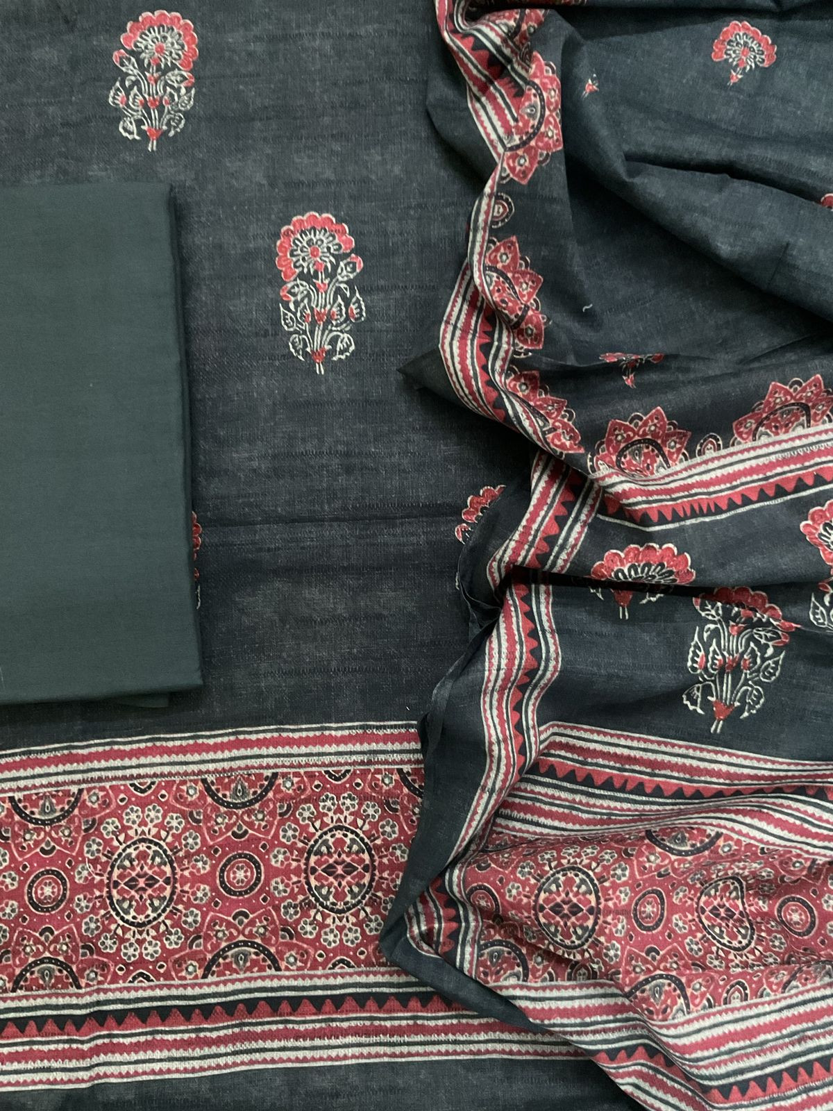 Pure Lawn Cotton Printed Suit - Grey