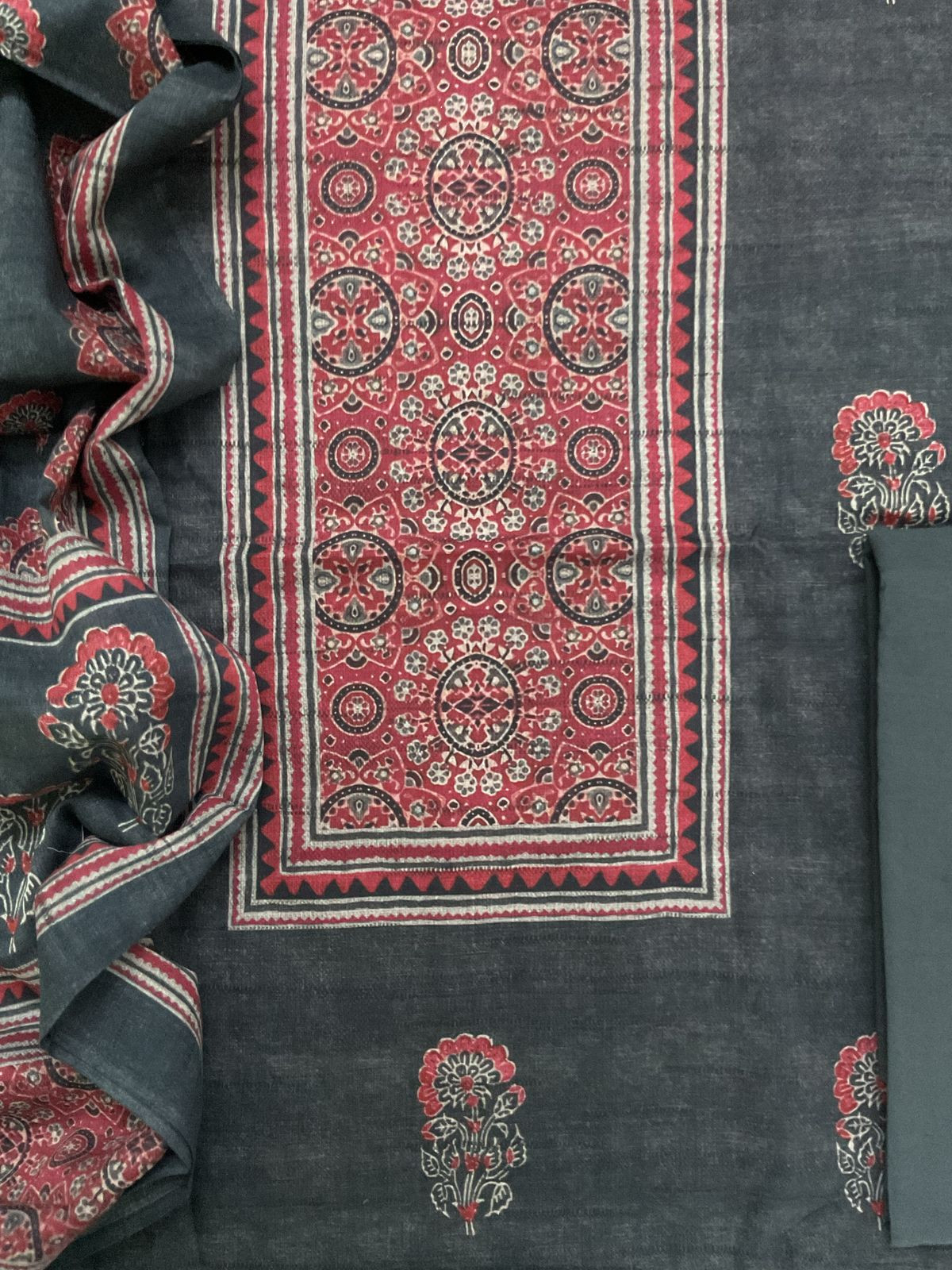 Pure Lawn Cotton Printed Suit - Grey