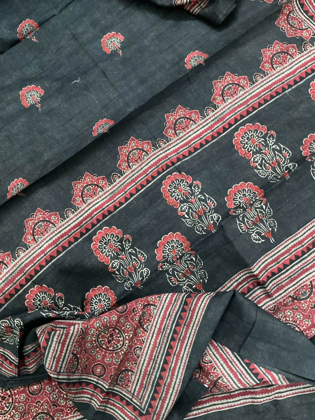 Pure Lawn Cotton Printed Suit - Grey