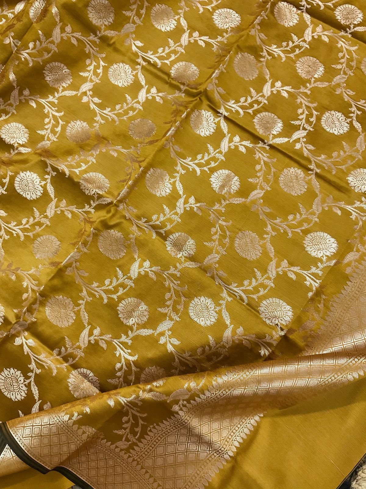 Soft Silk Banarasi Weaved Suit - Grey