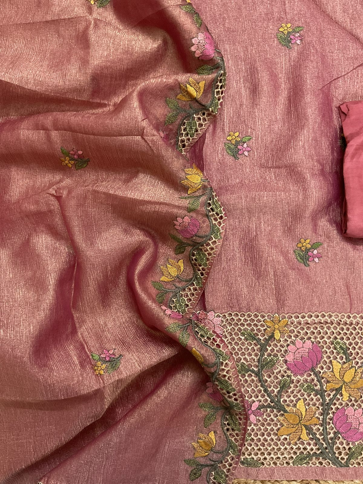 Soft Crushed Tissue Embroidered Suit - Pink