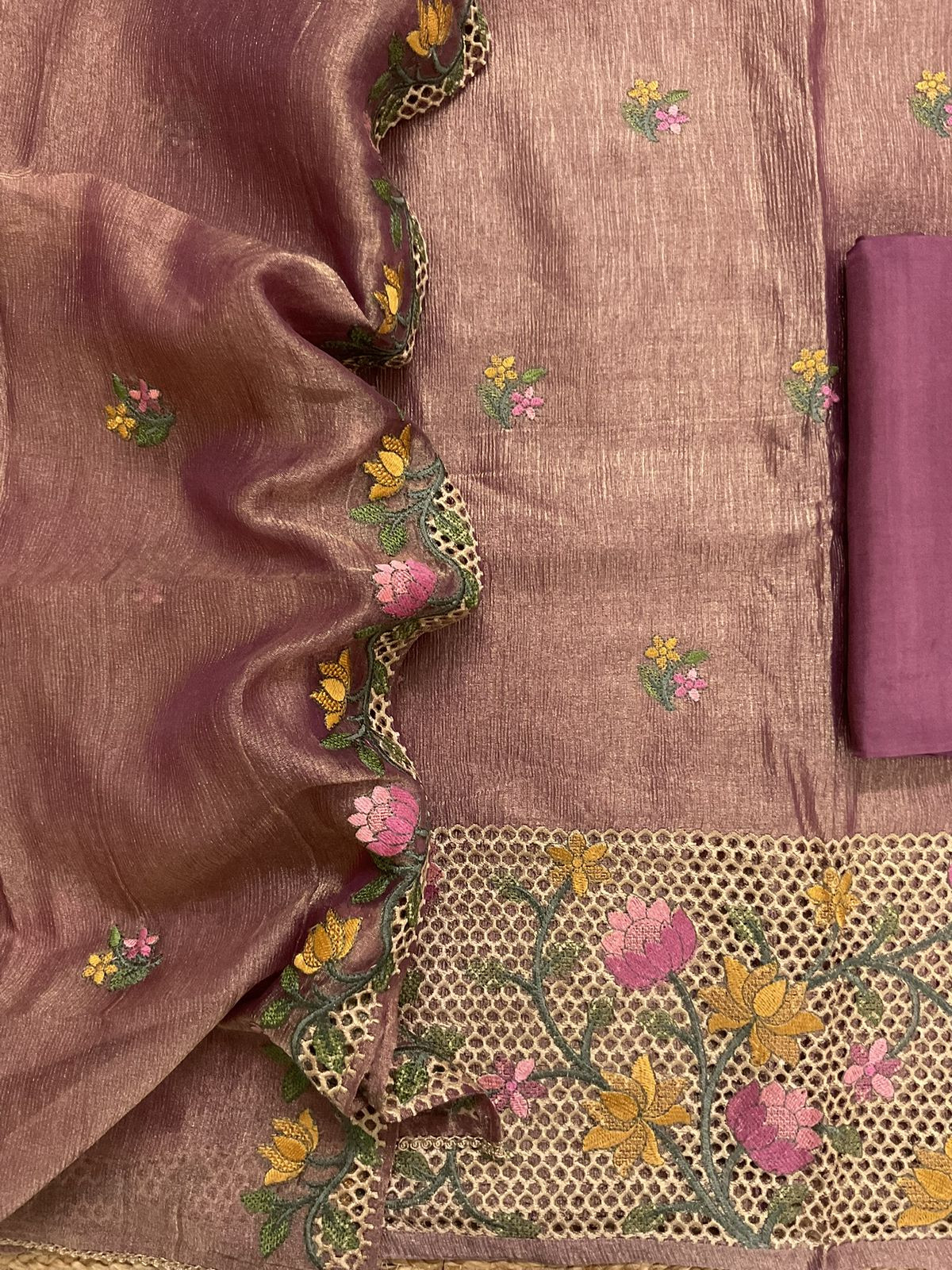 Soft Crushed Tissue Embroidered Suit - Wine