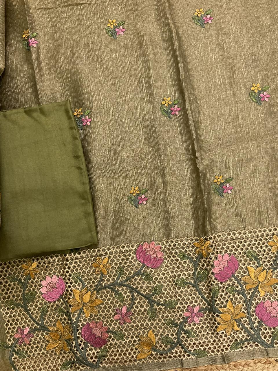 Soft Crushed Tissue Embroidered Suit - Green