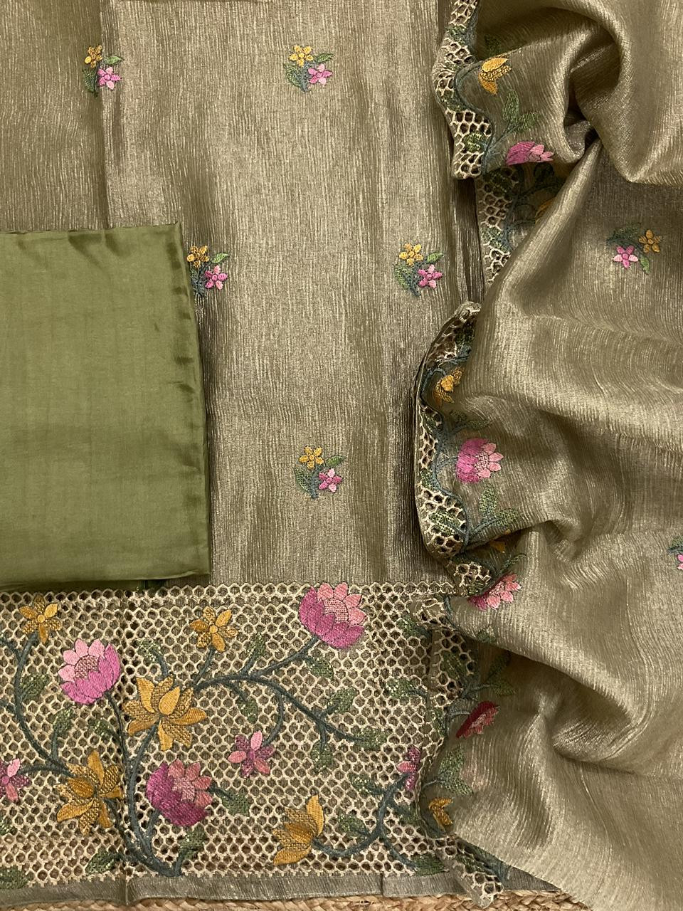 Soft Crushed Tissue Embroidered Suit - Green