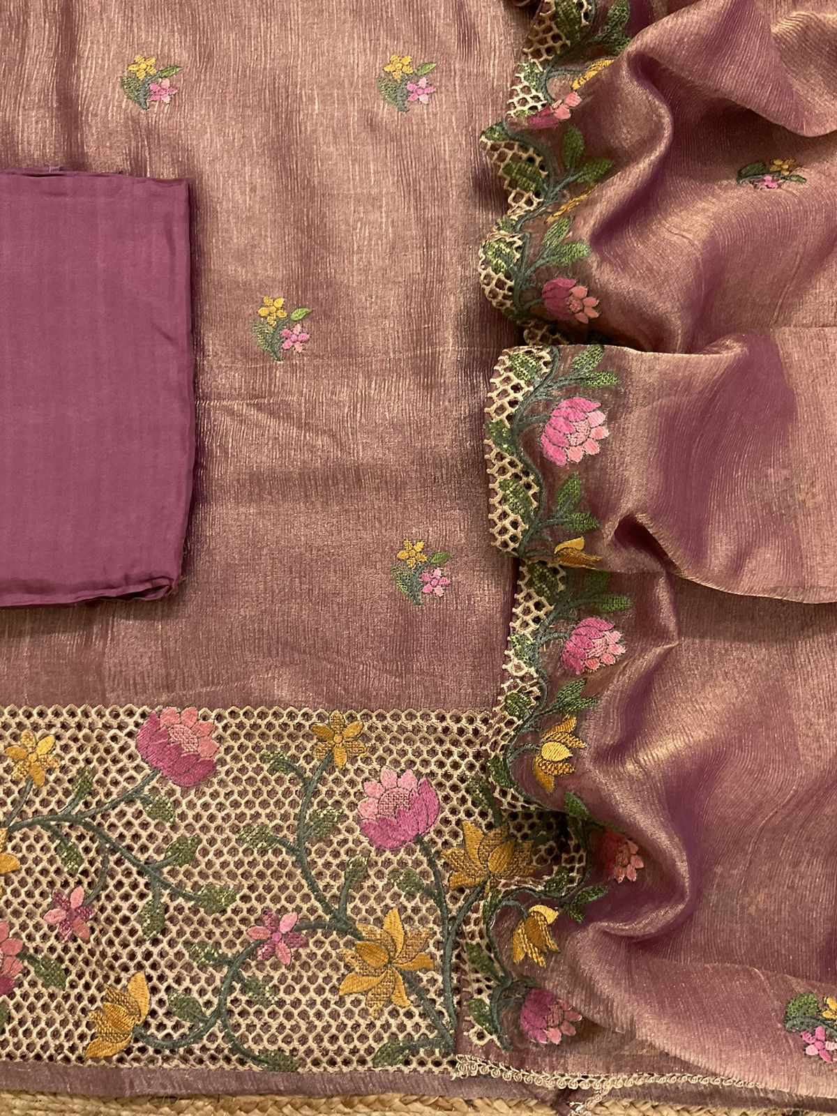 Soft Crushed Tissue Embroidered Suit - Wine