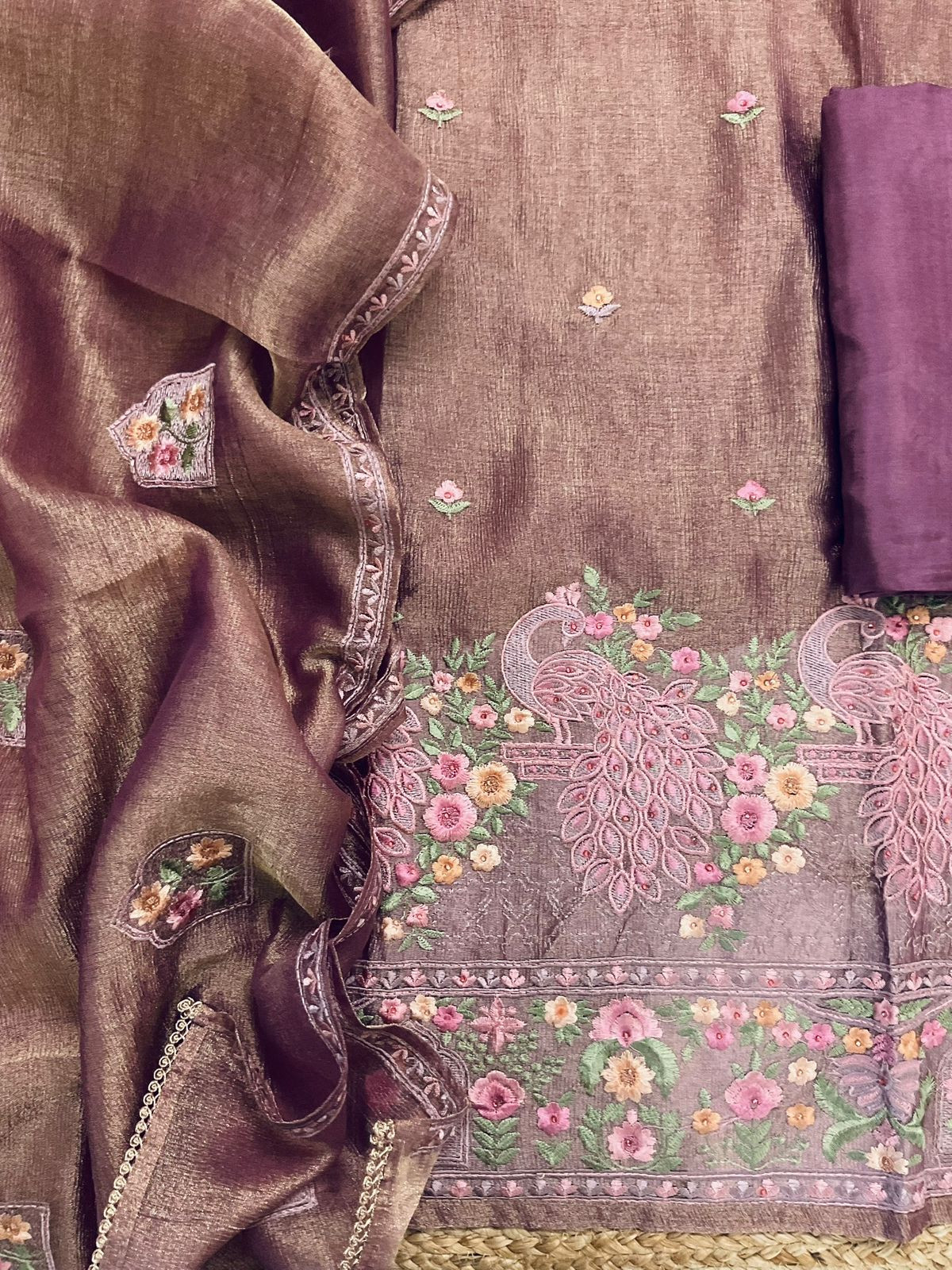 Soft Crushed Tissue Embroidered Suit - Wine