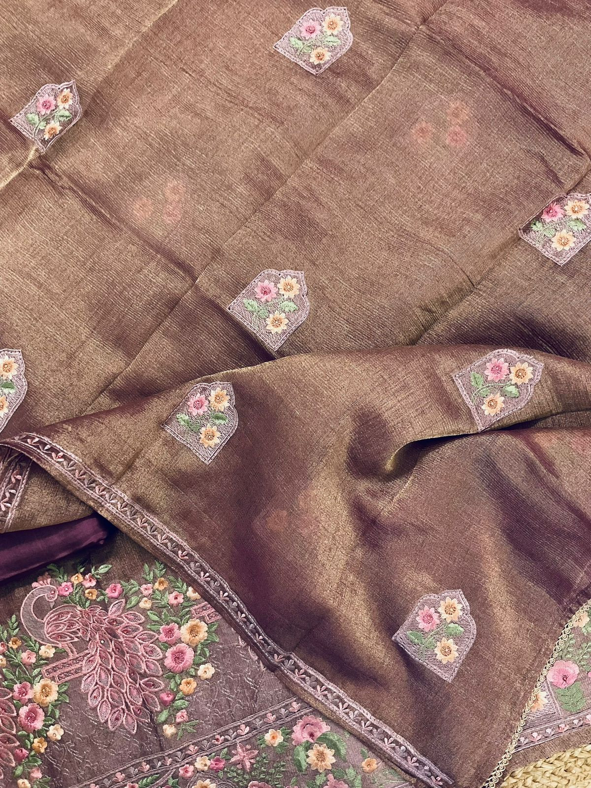 Soft Crushed Tissue Embroidered Suit - Wine