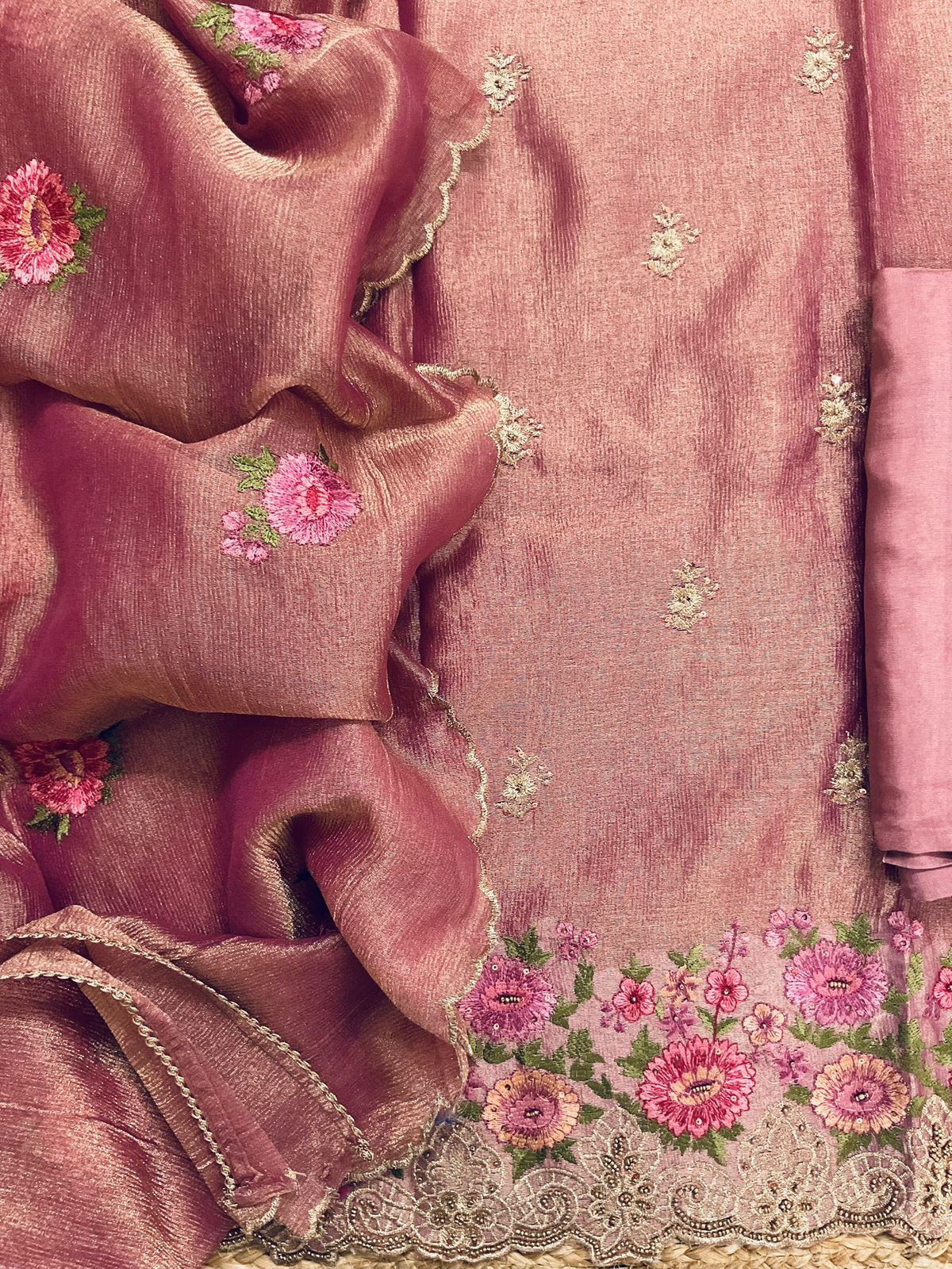 Soft Crushed Tissue Embroidered Suit - Pink