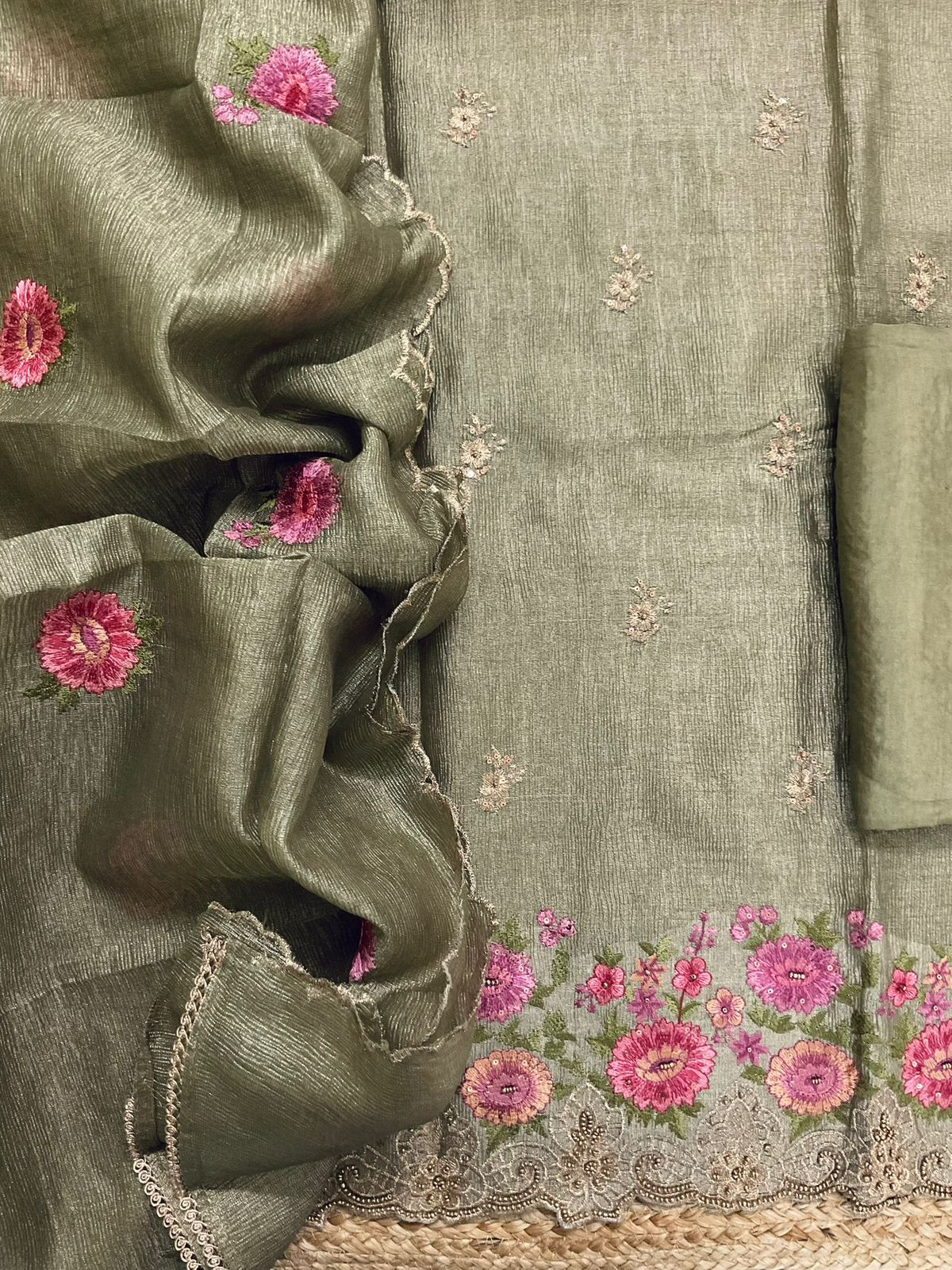 Soft Crushed Tissue Embroidered Suit - Green