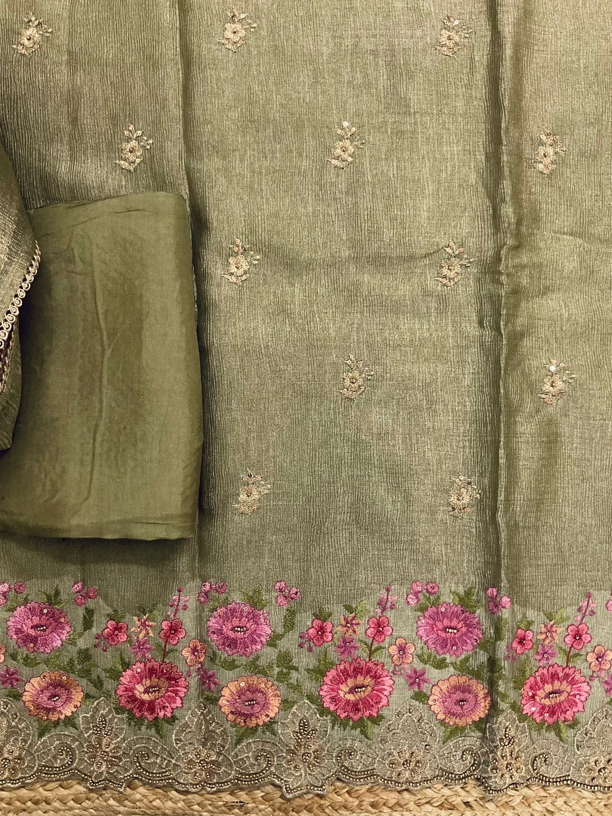 Soft Crushed Tissue Embroidered Suit - Green