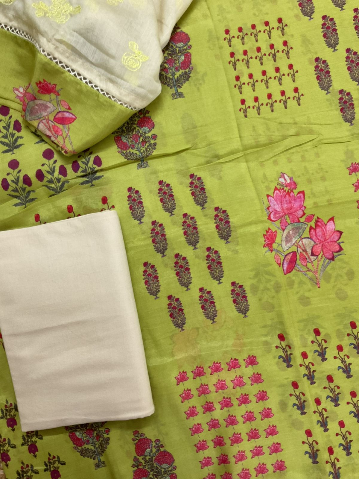 Pure Muslin Printed Embroidered Suit - Green