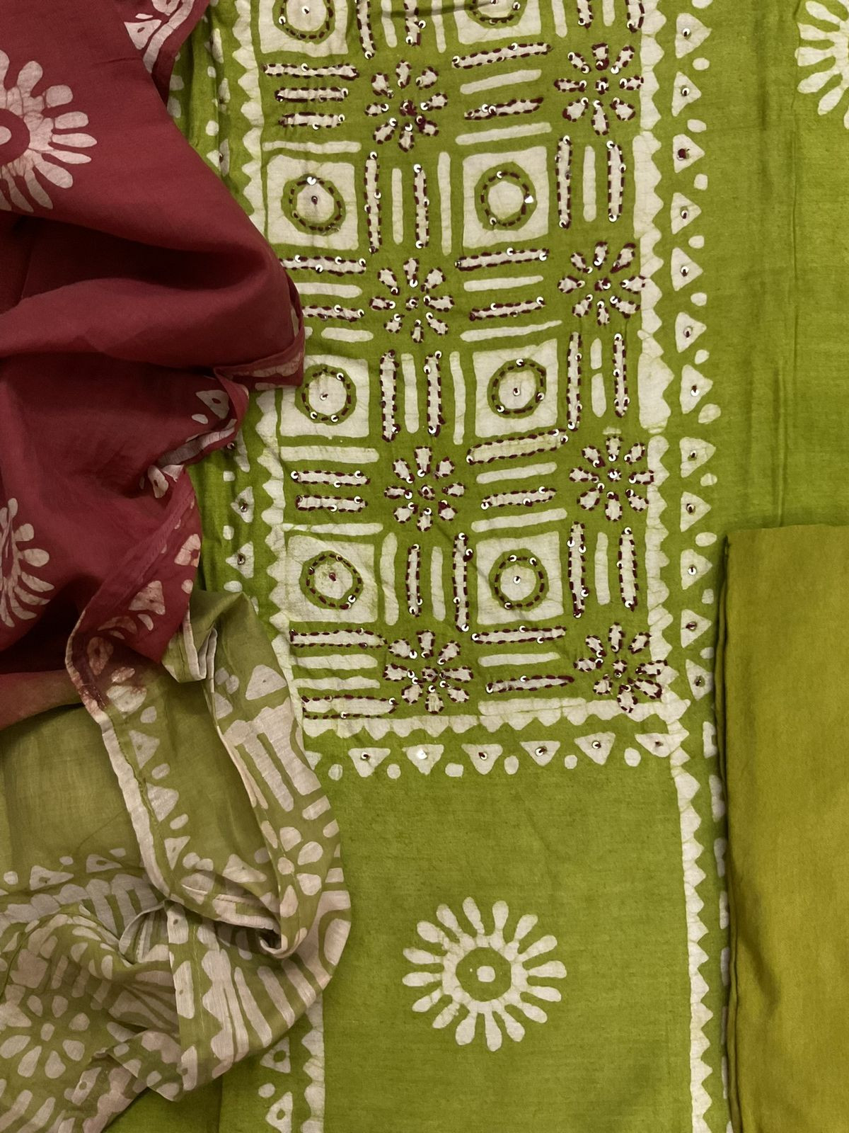 Pure Muslin Printed Embroidered Suit - Green