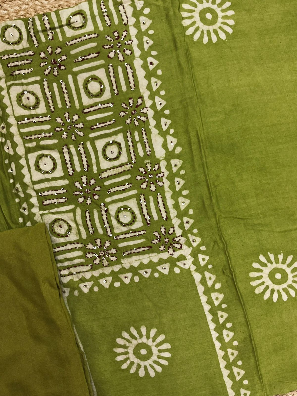 Pure Muslin Printed Embroidered Suit - Green