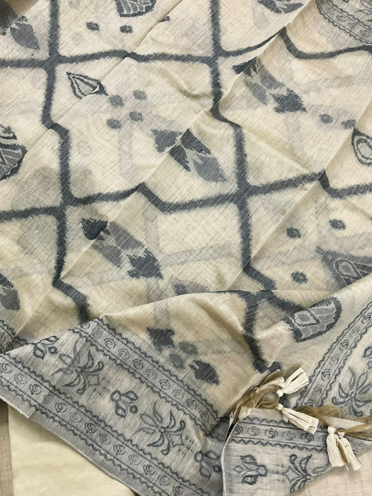 Soft Slub Chanderi Jamdani Weaved Embroidered Suit - Beige