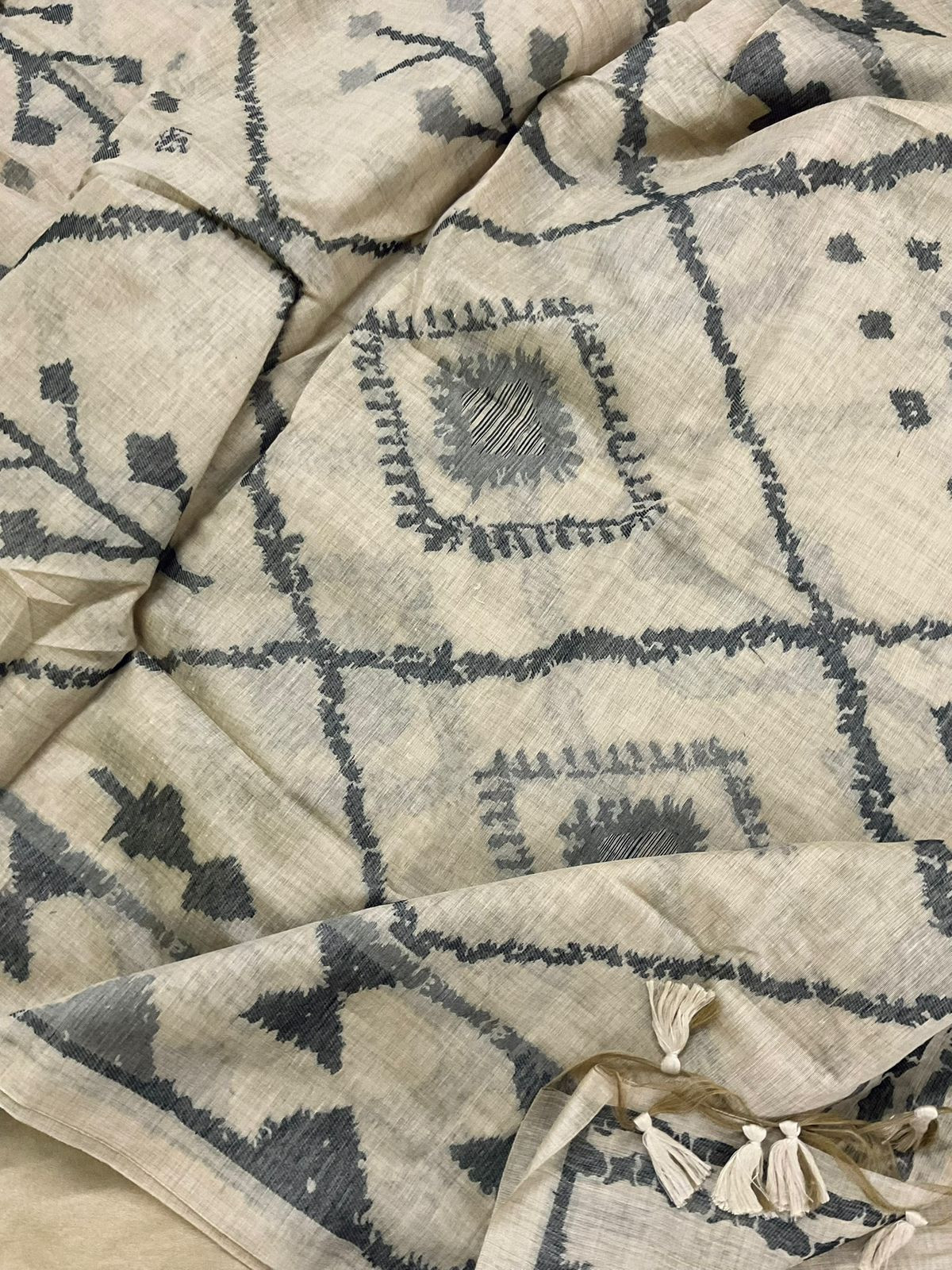 Soft Slub Chanderi Jamdani Weaved Embroidered Suit - Beige