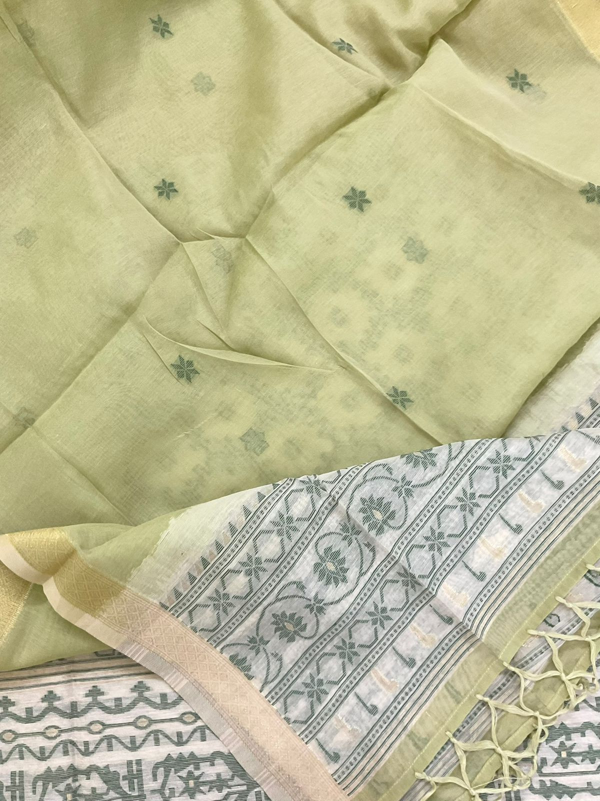 Soft Slub Chanderi Jamdani Weaved Embroidered Suit - Green