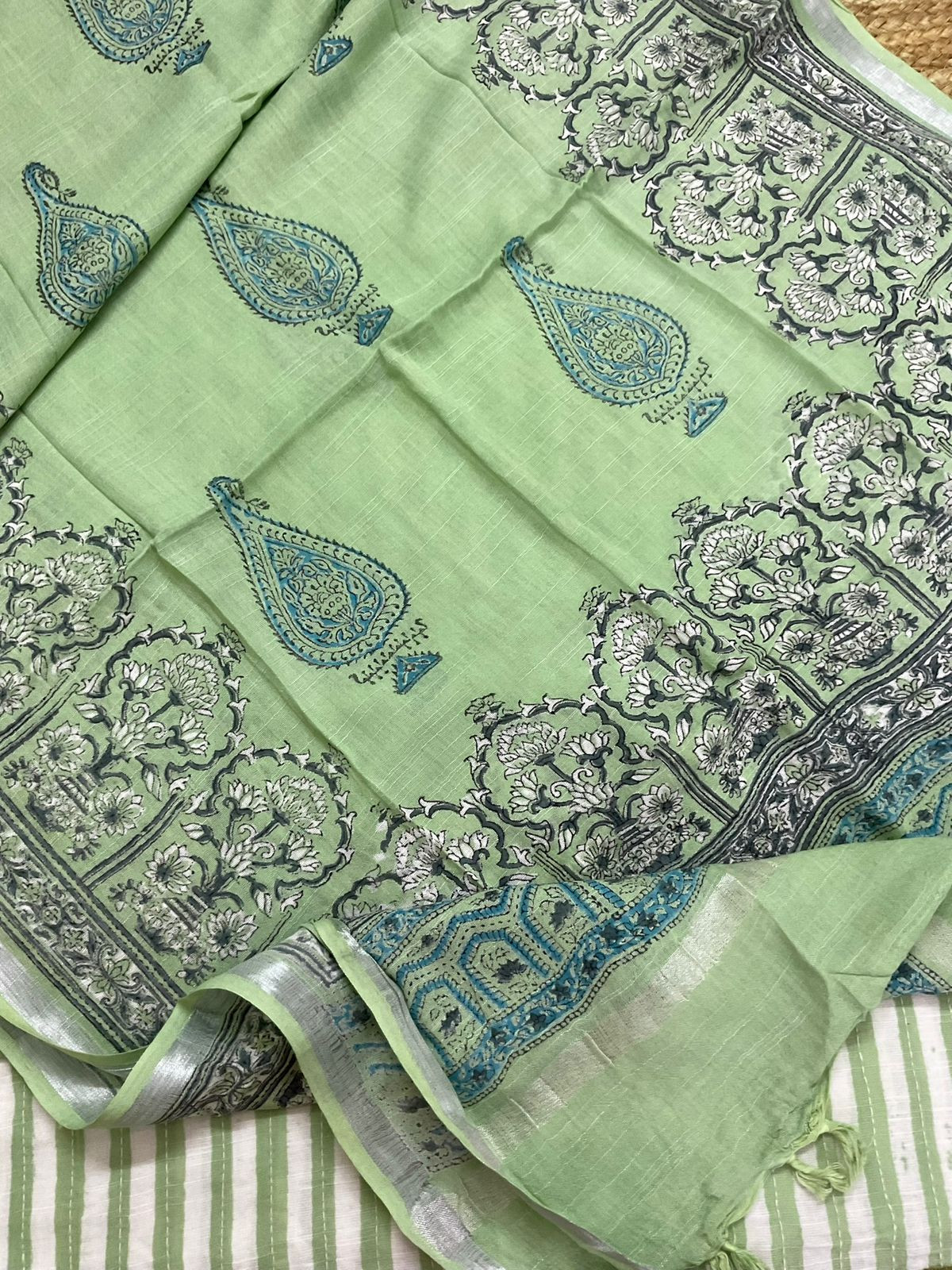 Soft Linen Jute Cotton Printed Embroidered Suit - Green