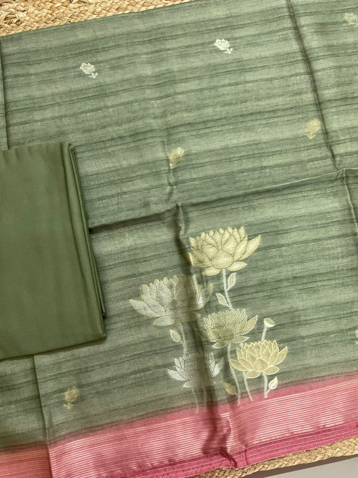 Soft Semi Tussar Silk Jamdani Weaved Suit - Green