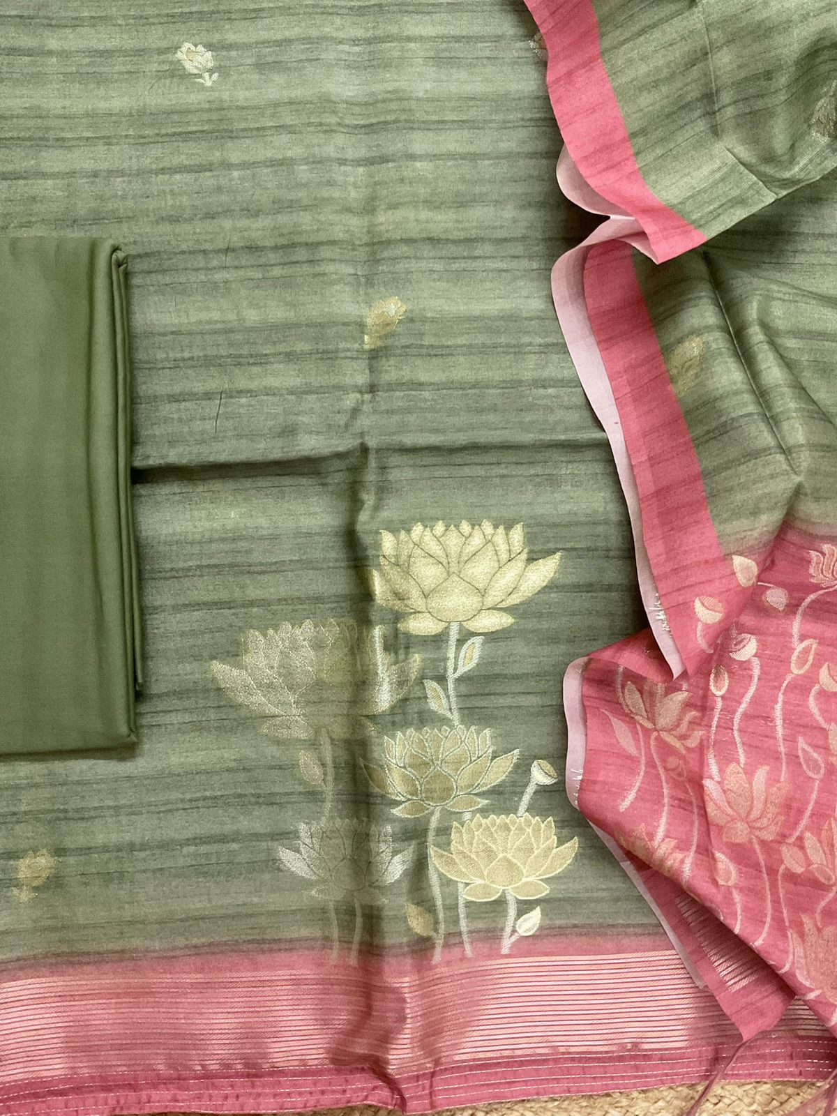 Soft Semi Tussar Silk Jamdani Weaved Suit - Green