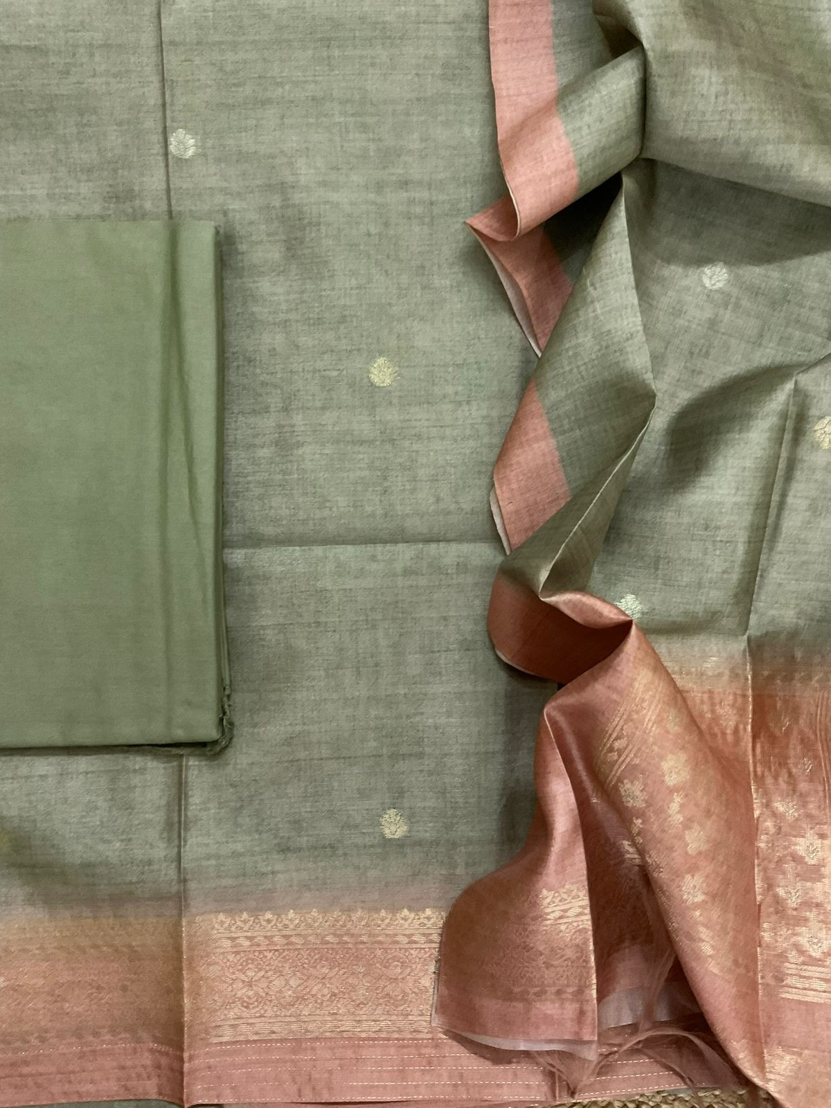 Soft Semi Tussar Silk Jamdani Weaved Suit - Green