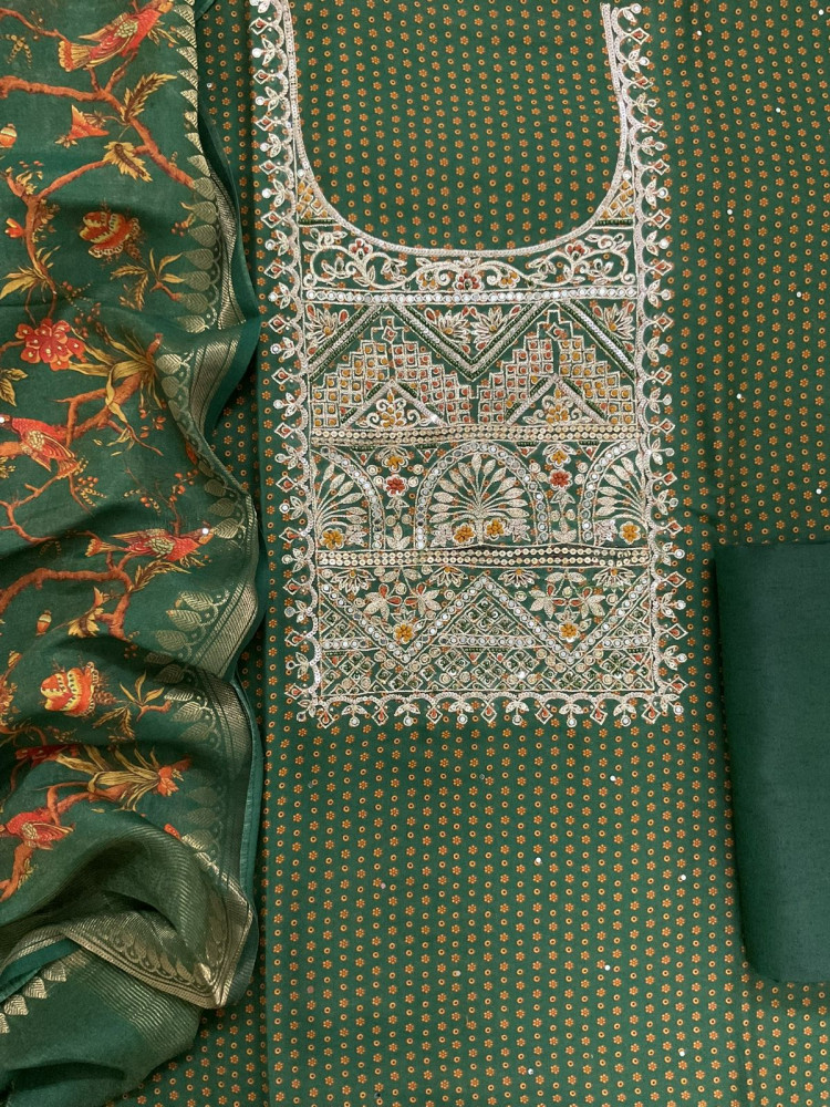 Image of Pure Maheshwari Printed Embroidered Suit - Green
