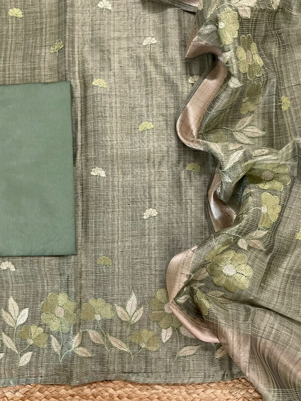 Soft Tissue Raw Silk Embroidered Suit - Green