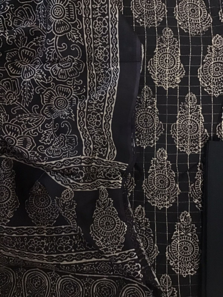 Image of Pure Maheshwari Silk Printed Banarasi Weaved Suit - Black