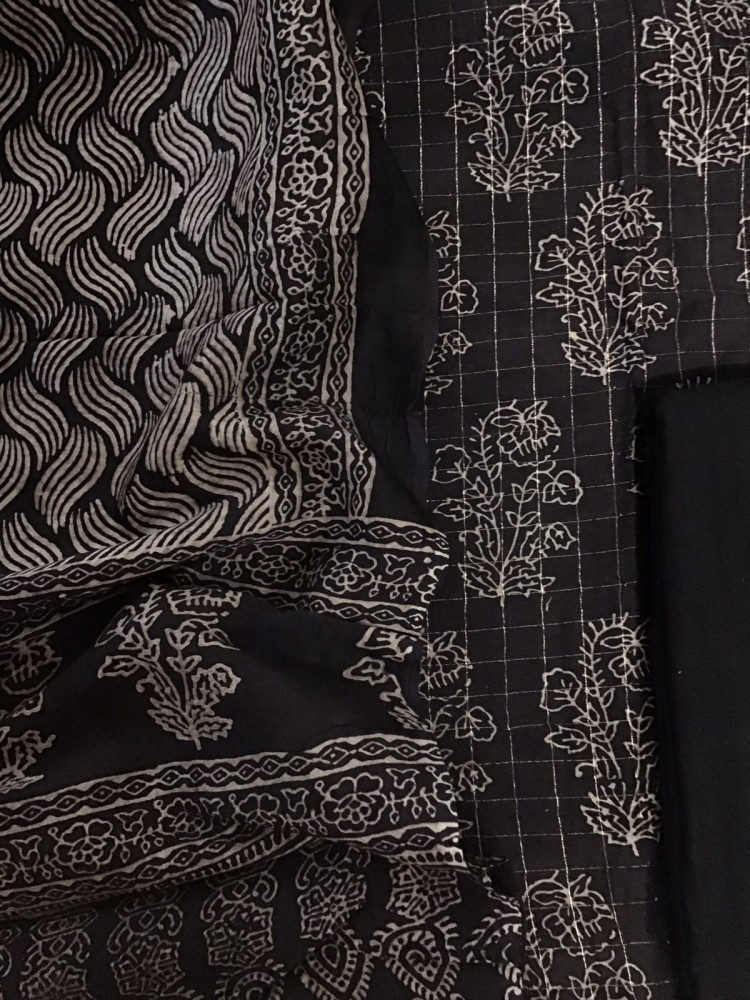 Image of Pure Maheshwari Silk Printed Banarasi Weaved Suit - Black