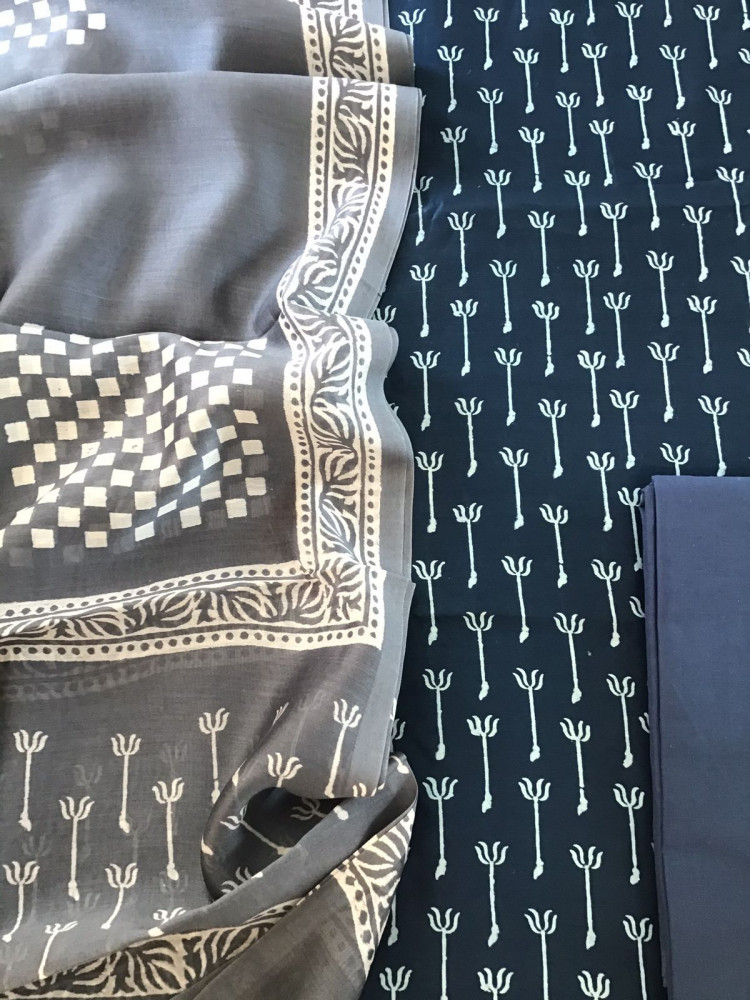 Image of Pure Maheshwari Silk Printed Suit - Blue