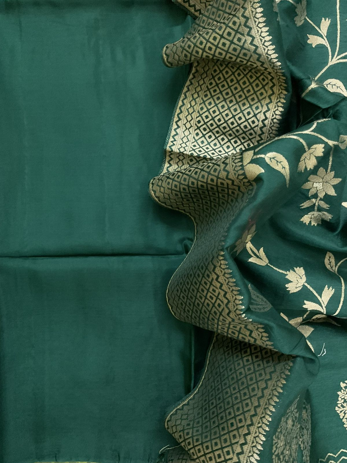Soft Dola Silk Banarasi Weaved Suit - Green