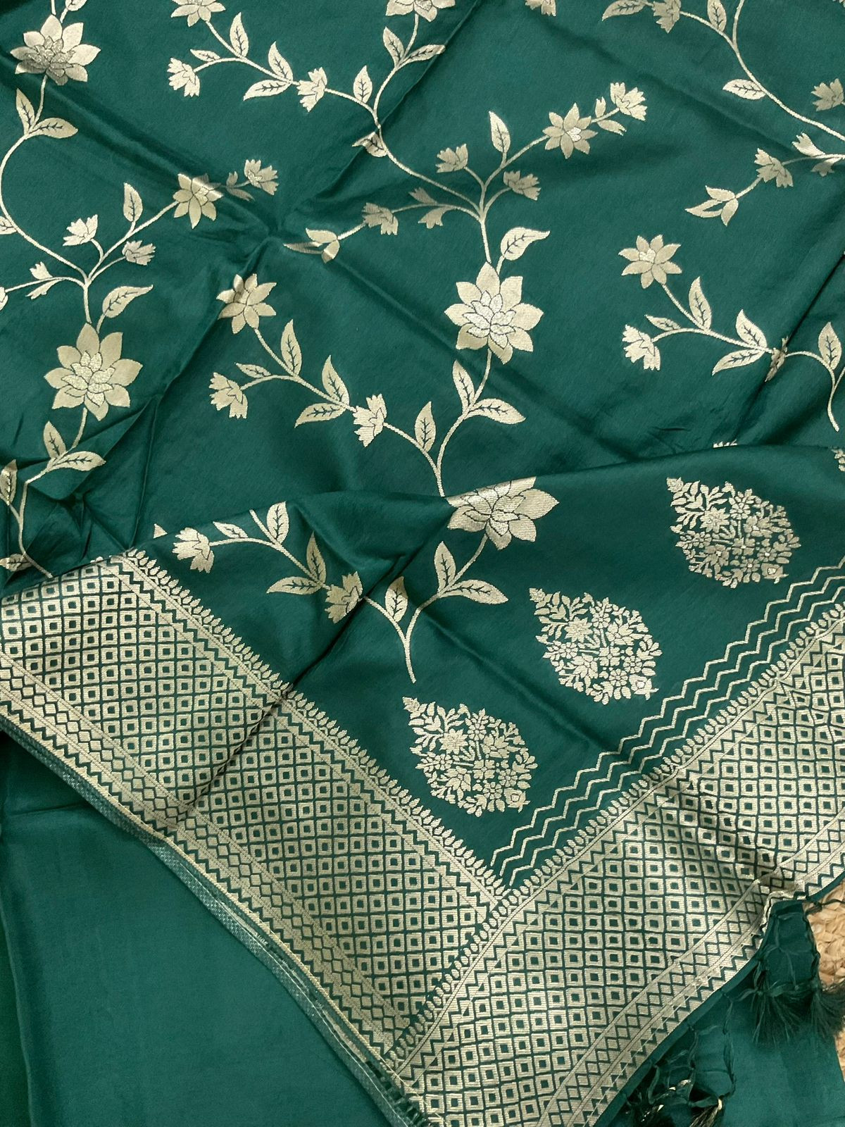 Soft Dola Silk Banarasi Weaved Suit - Green